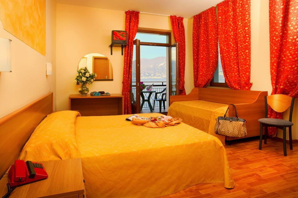 Hotel Merano Brenzone sul Garda Bilik gambar