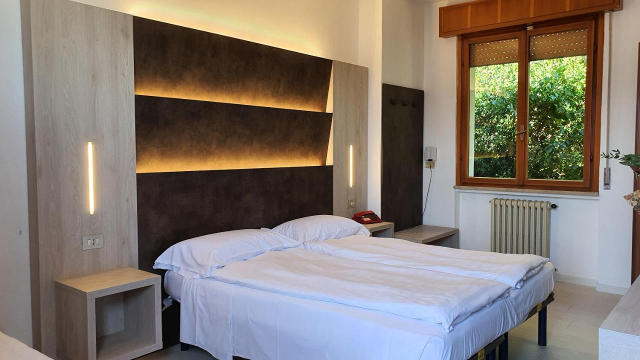 Hotel Merano Brenzone sul Garda Luaran gambar