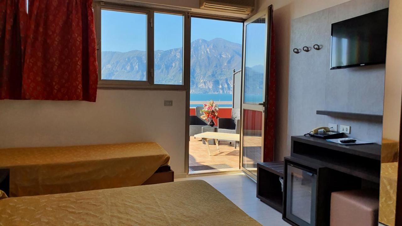 Hotel Merano Brenzone sul Garda Luaran gambar