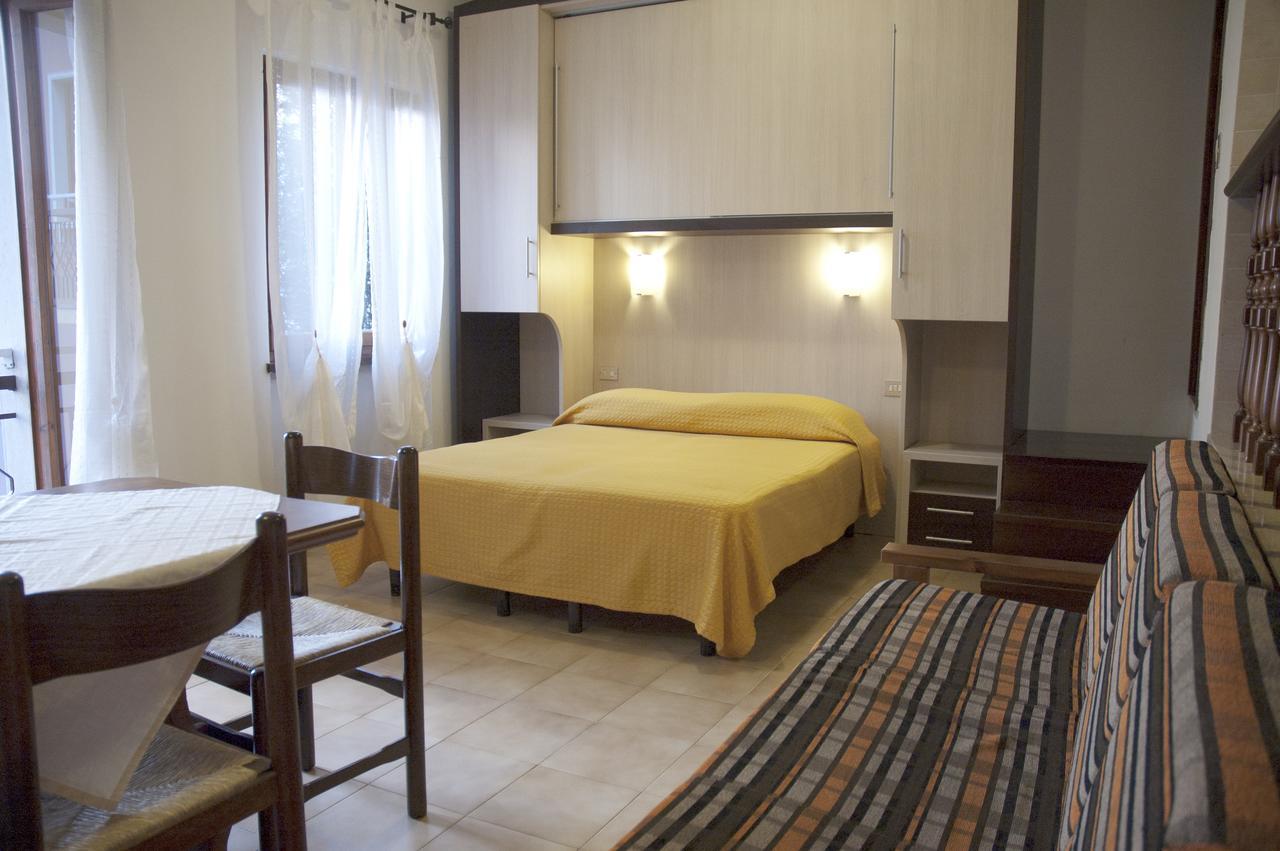 Hotel Merano Brenzone sul Garda Luaran gambar