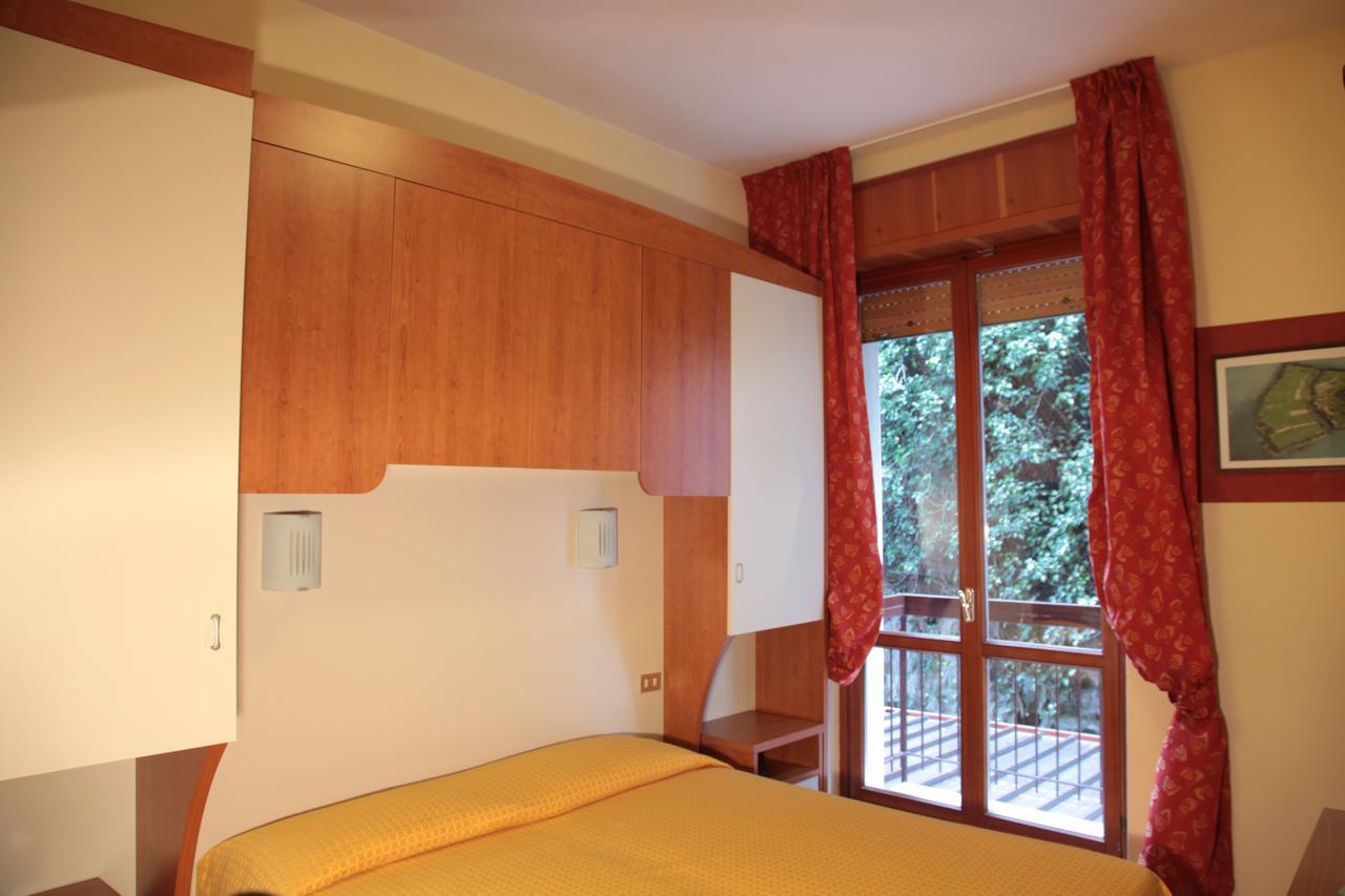 Hotel Merano Brenzone sul Garda Luaran gambar